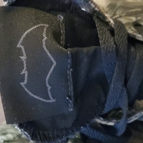 🦇 Converse X DC Comics BATMAN Chuck Taylor Hi Top Shoes - Picture 6 of 16